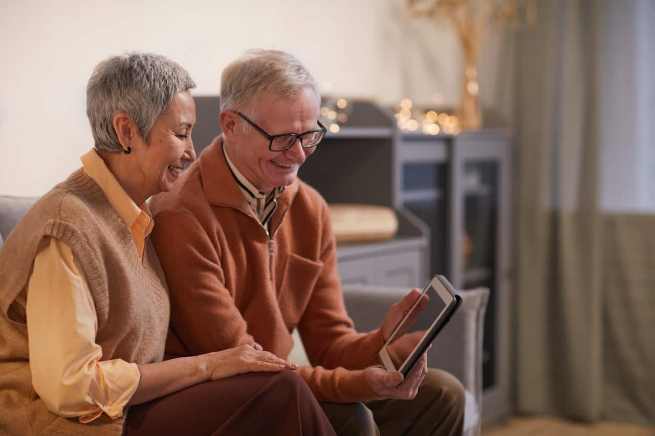 Happy Older Couple Ipad Happy Older Couple Ipad