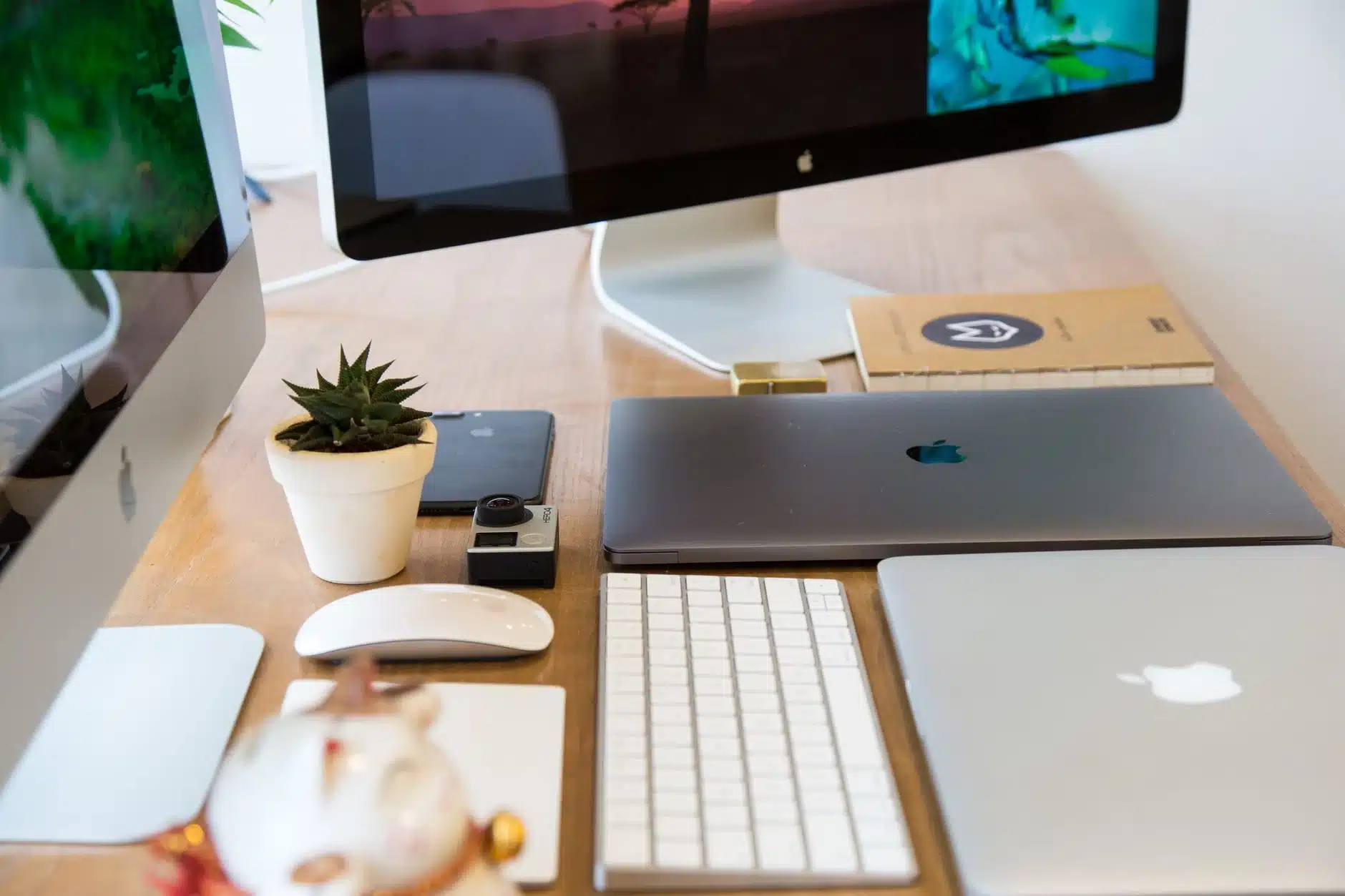 tech computer phones desk
