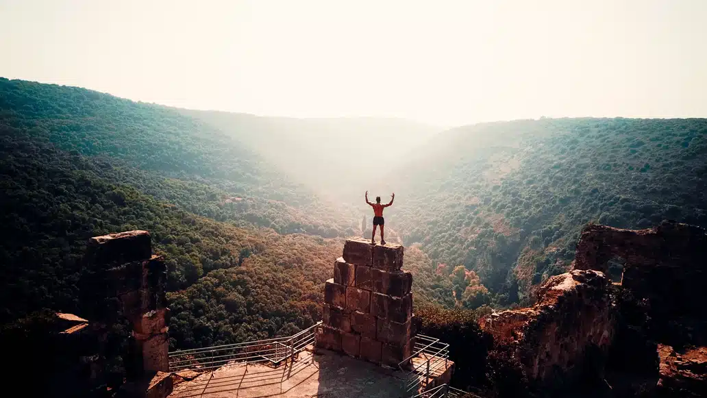 win climb top mountain success
