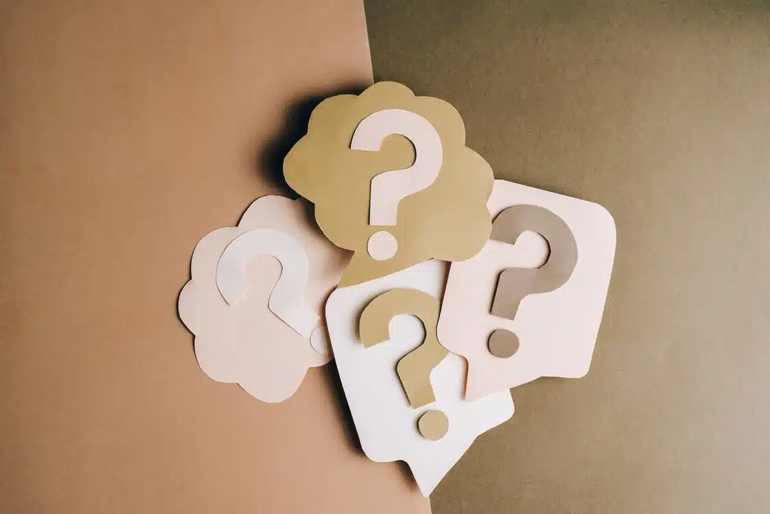 Question marks brown pink