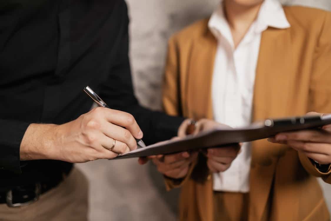 sign agreement paper