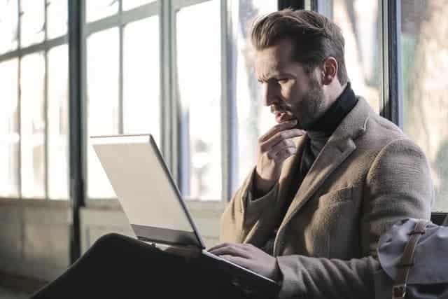 confused-man-using-computer confused-man-using-computer
