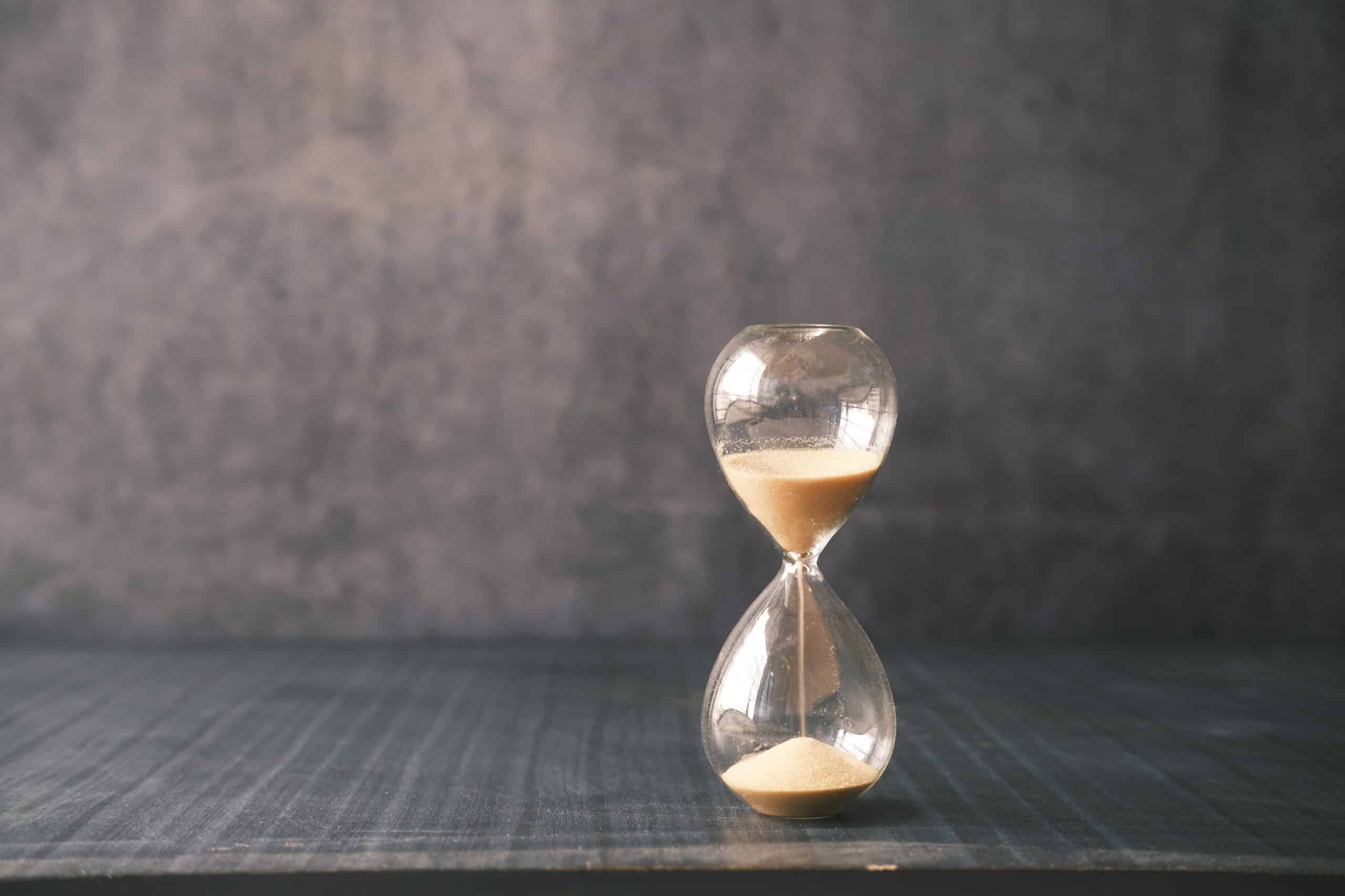 hourglass time wait