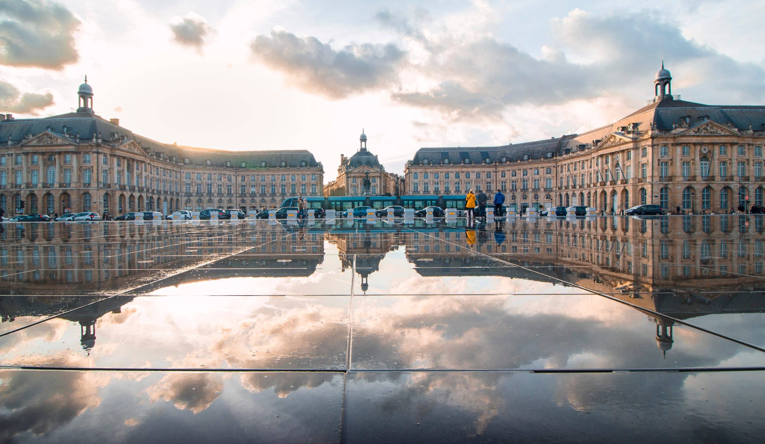 palace reflection mansion
