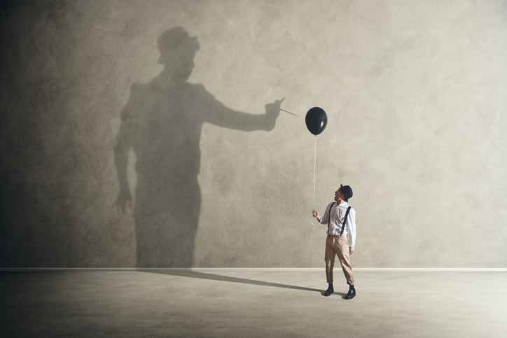 Quarrel with its shadow