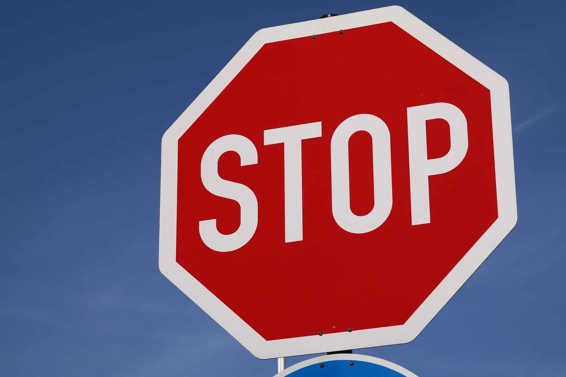 stop-3437300_1920