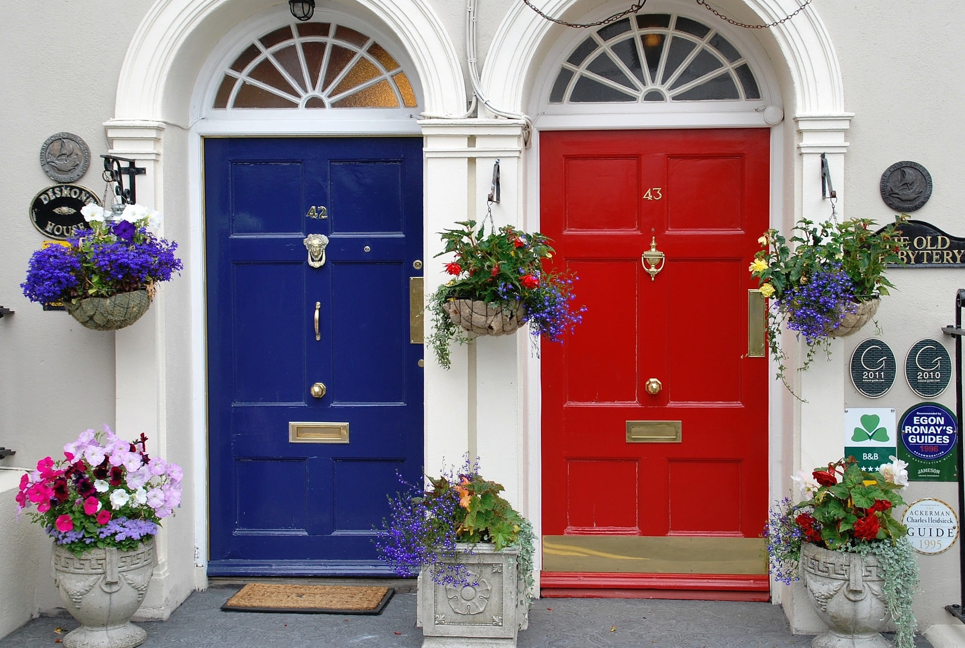 door-3264790_1920