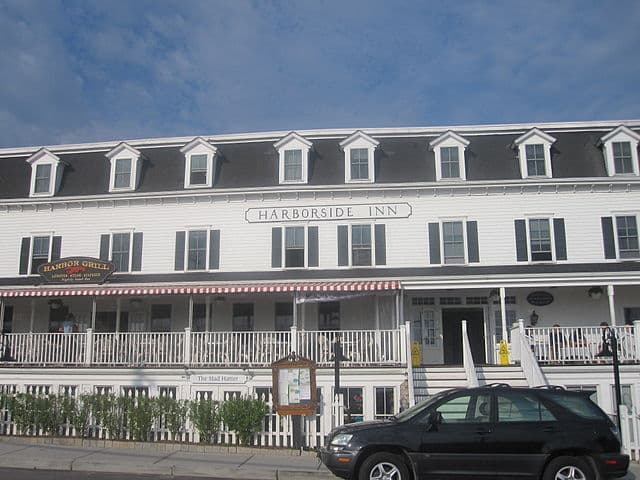 640px-Harborside_Inn,_Block_Island,_RI_IMG_1150