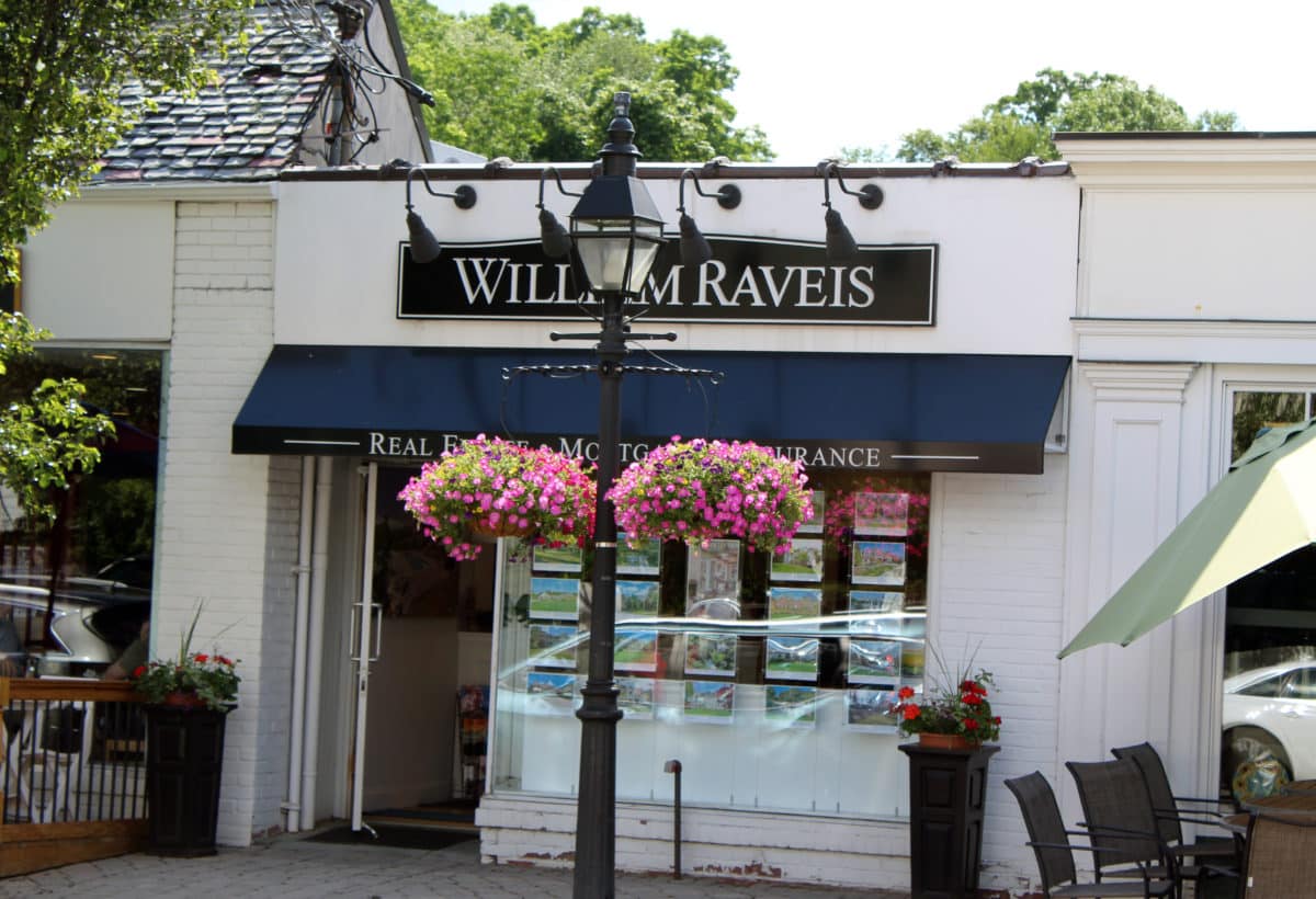 Raveis