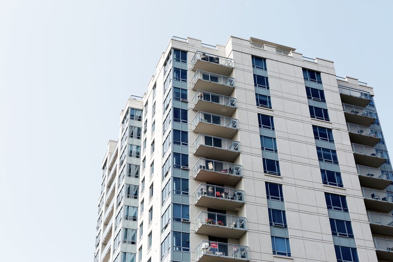 condo-2618421_1280