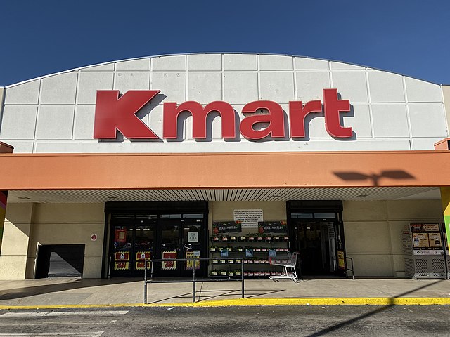 Kmart_Closing_Sale_Miami_(49127125848)