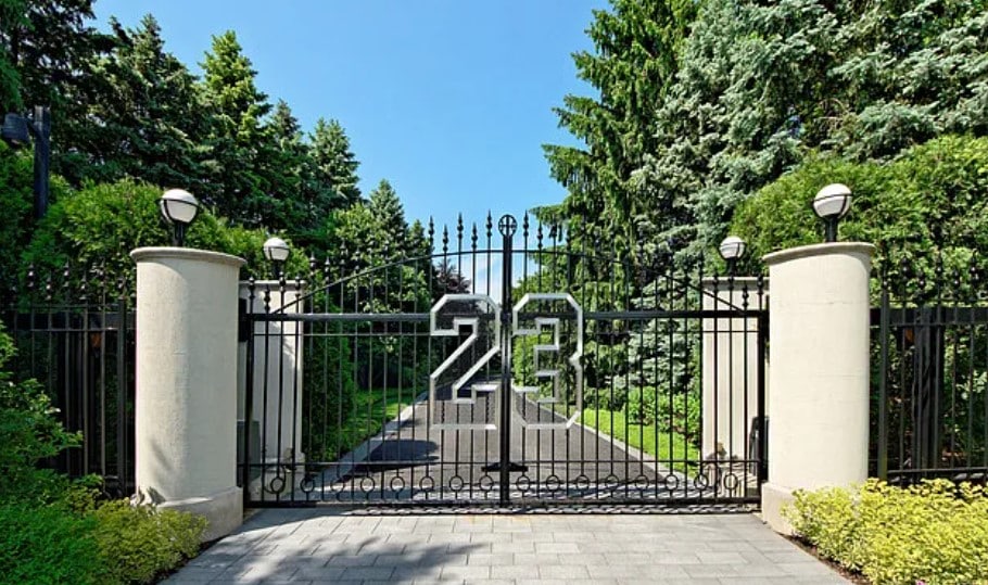michael jordan mansion