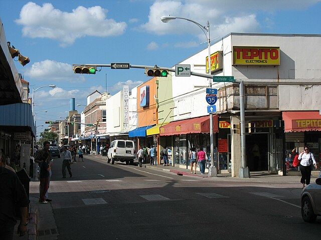 Laredo_Downtown Photo by "Not Home" / Wikimedia Commons