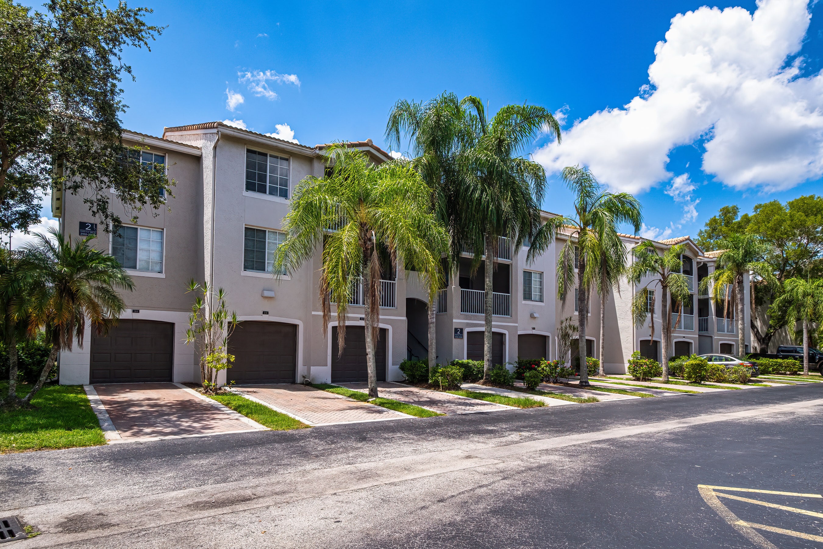 098-Property-Exterior
