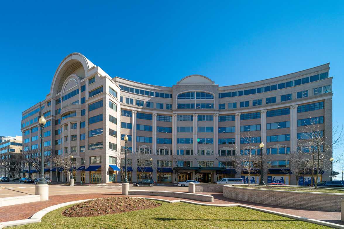618e9cd25eaca8e2799573e6_1250-maryland-ave-3