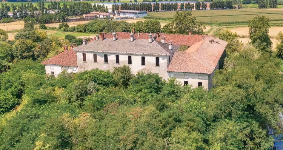 italian castle