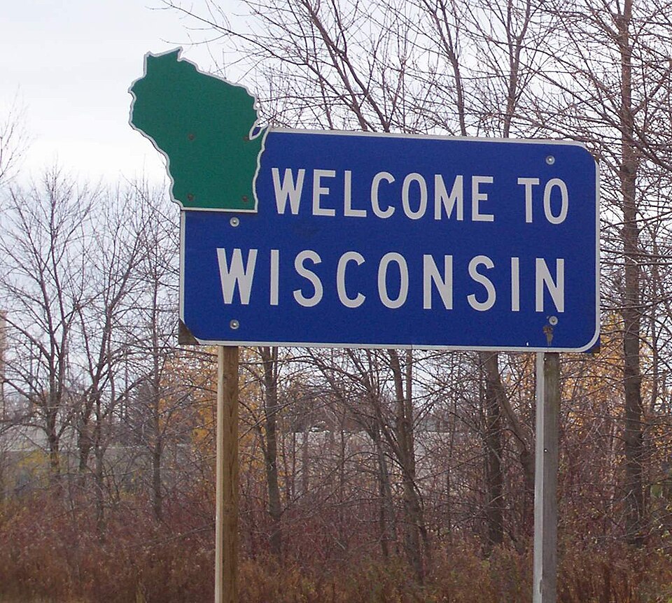 USRoute10WelcomeToWisconsin RoyalBroil / Wikimedia Commons